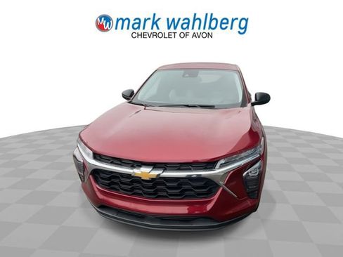 Certified 2025 Chevrolet Trax LS image 3