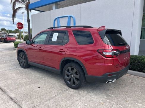 Used 2025 Honda Pilot Sport image 6
