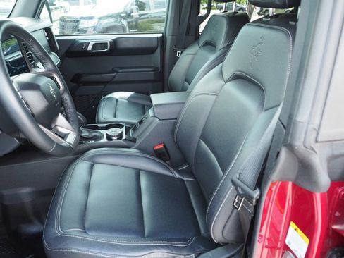 Used 2025 Ford Bronco Badlands AWD/4WD image 14