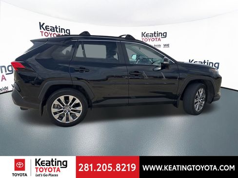 Certified 2022 Toyota RAV4 XLE Premium image 9