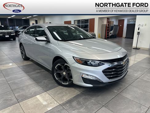 Used 2022 Chevrolet Malibu LT image 1