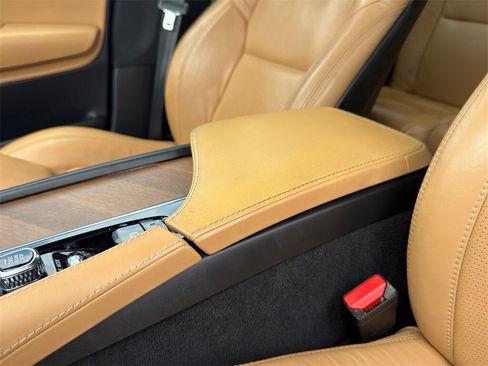 Used 2019 Volvo XC90 T8 Inscription w/ Luxury Package image 28