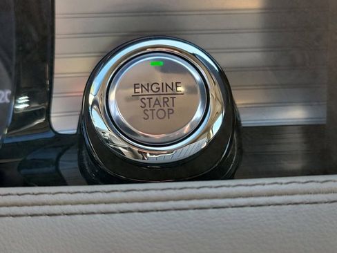 Used 2020 Lincoln Corsair FWD w/ Premium Package image 29