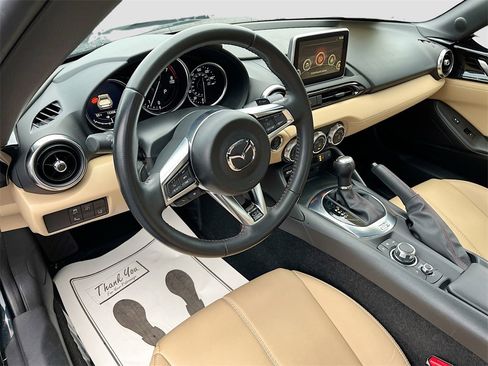 Used 2017 MAZDA MX-5 Miata RF Grand Touring image 8