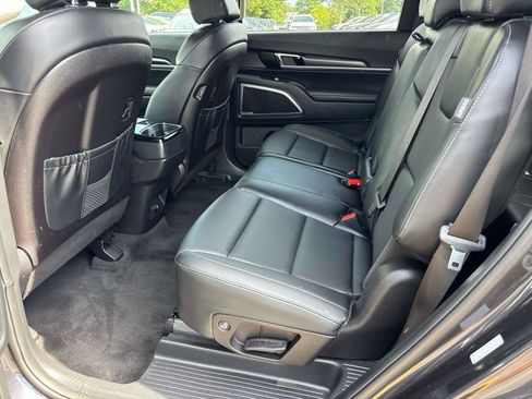 Used 2025 Kia Telluride LX FWD image 12