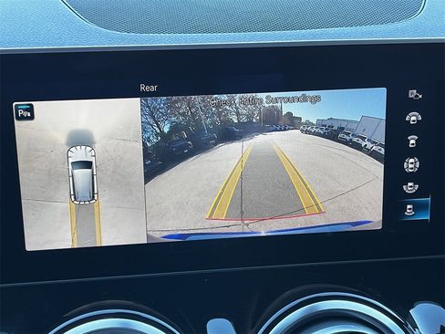 Used 2021 Mercedes-Benz GLB 250 image 16