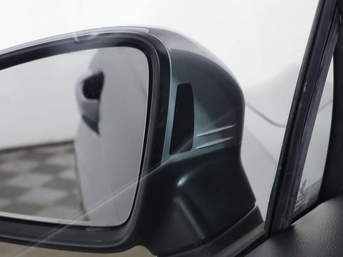 Used 2024 Volkswagen Tiguan SE image 36