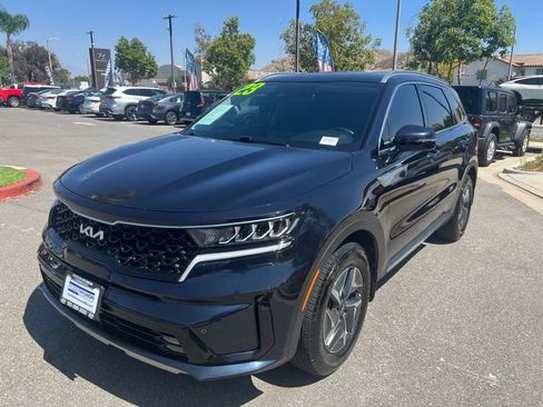 Used 2023 Kia Sorento EX FWD image 4