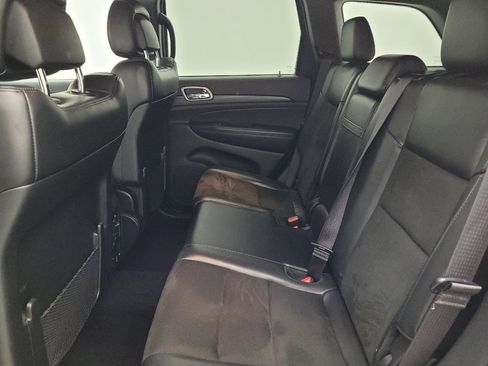 Used 2019 Jeep Grand Cherokee Altitude AWD/4WD image 18