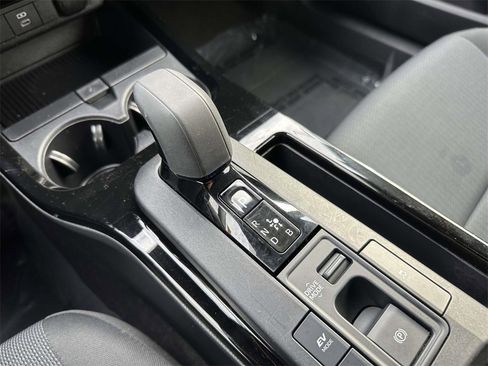 Used 2024 Toyota Prius LE image 6