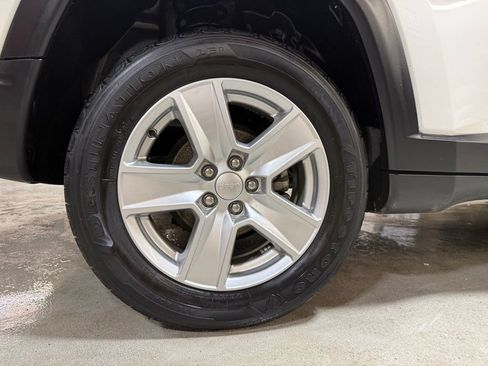 Certified 2022 Jeep Compass Latitude AWD/4WD image 34