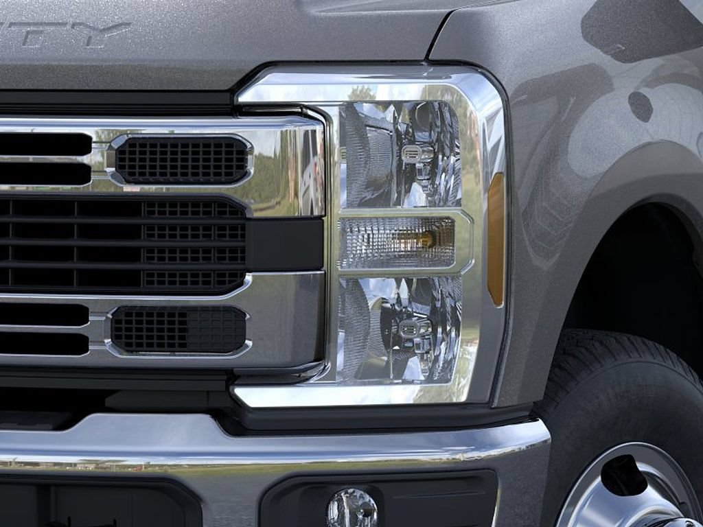 New 2026 Ford F350 XLT w/ 360-Degree Camera Package AWD/4WD image 18