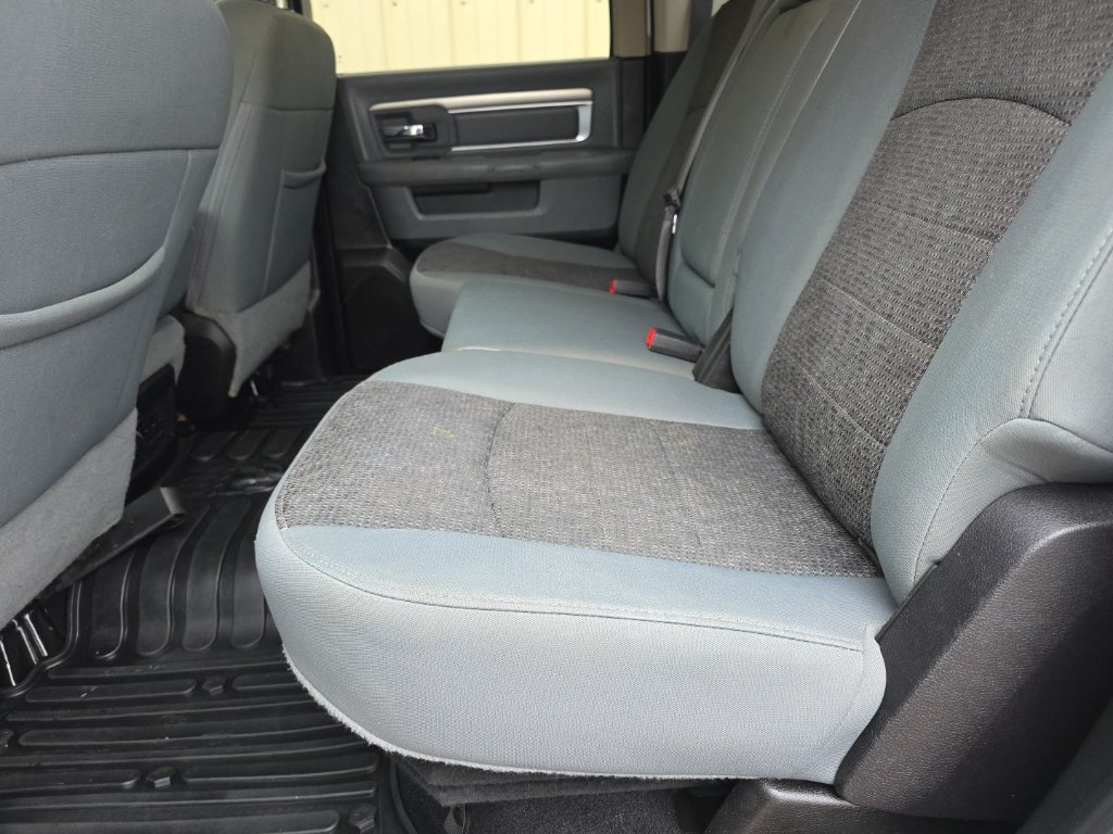 Used 2019 RAM 1500 Classic SLT AWD/4WD image 18