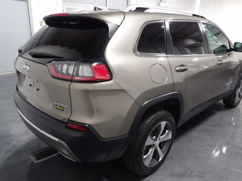 Used 2019 Jeep Cherokee Limited AWD/4WD image 5