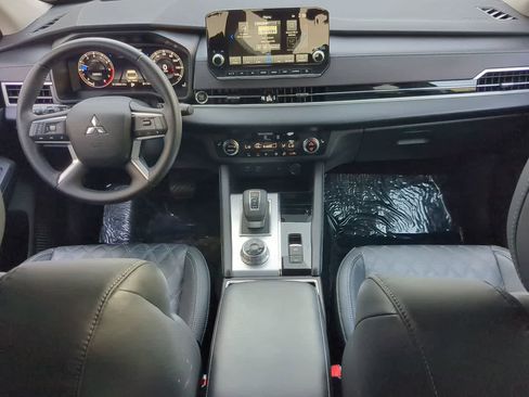 Used 2024 Mitsubishi Outlander SEL image 16