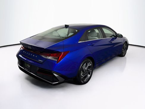 Used 2024 Hyundai Elantra Limited FWD image 9