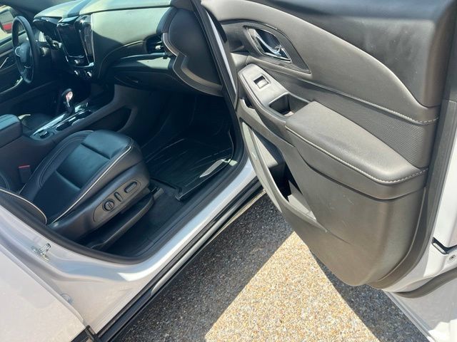 Used 2023 Chevrolet Traverse Premier w/ Redline Edition FWD image 20