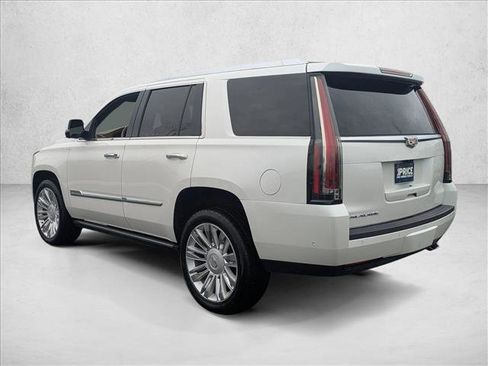 Used 2018 Cadillac Escalade Platinum image 8
