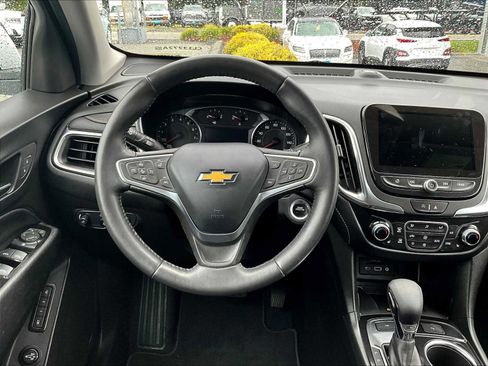 Used 2022 Chevrolet Equinox Premier image 17