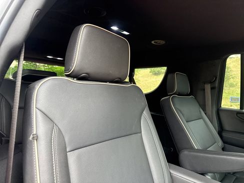Used 2025 GMC Yukon XL Elevation AWD/4WD image 28
