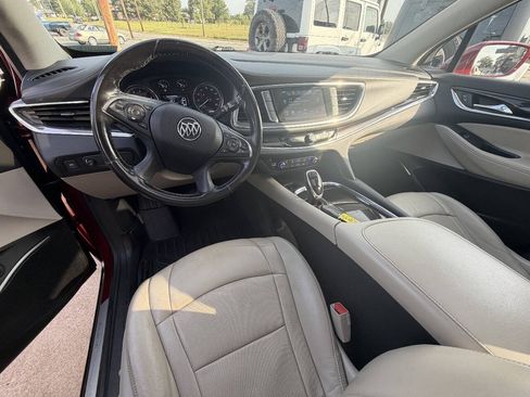 Used 2018 Buick Enclave Essence FWD image 8