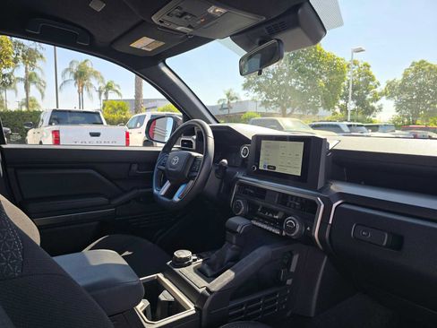 Certified 2026 Toyota 4Runner SR5 AWD/4WD image 11
