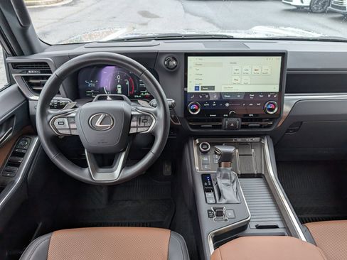 Used 2024 Lexus GX 550 image 19