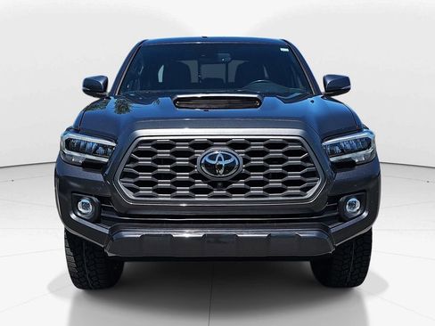 Used 2022 Toyota Tacoma TRD Sport w/ TRD Premium Sport Package AWD/4WD image 12