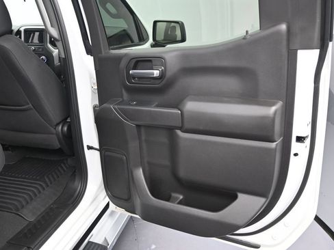 Used 2024 Chevrolet Silverado 1500 Custom RWD image 9