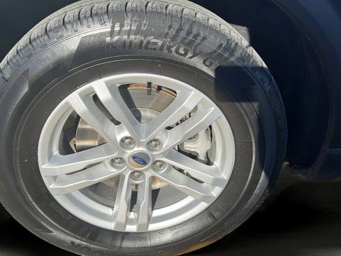 Used 2020 Ford Explorer XLT w/ Equipment Group 202A image 14