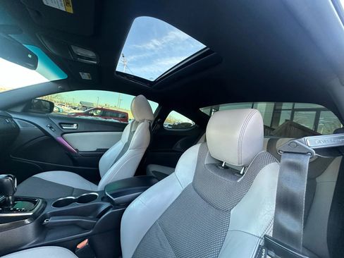 Used 2014 Hyundai Genesis 2.0T image 14