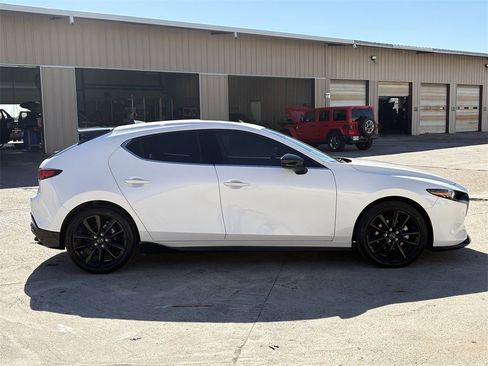 Used 2025 MAZDA MAZDA3 Hatchback w/ Appearance Package image 4