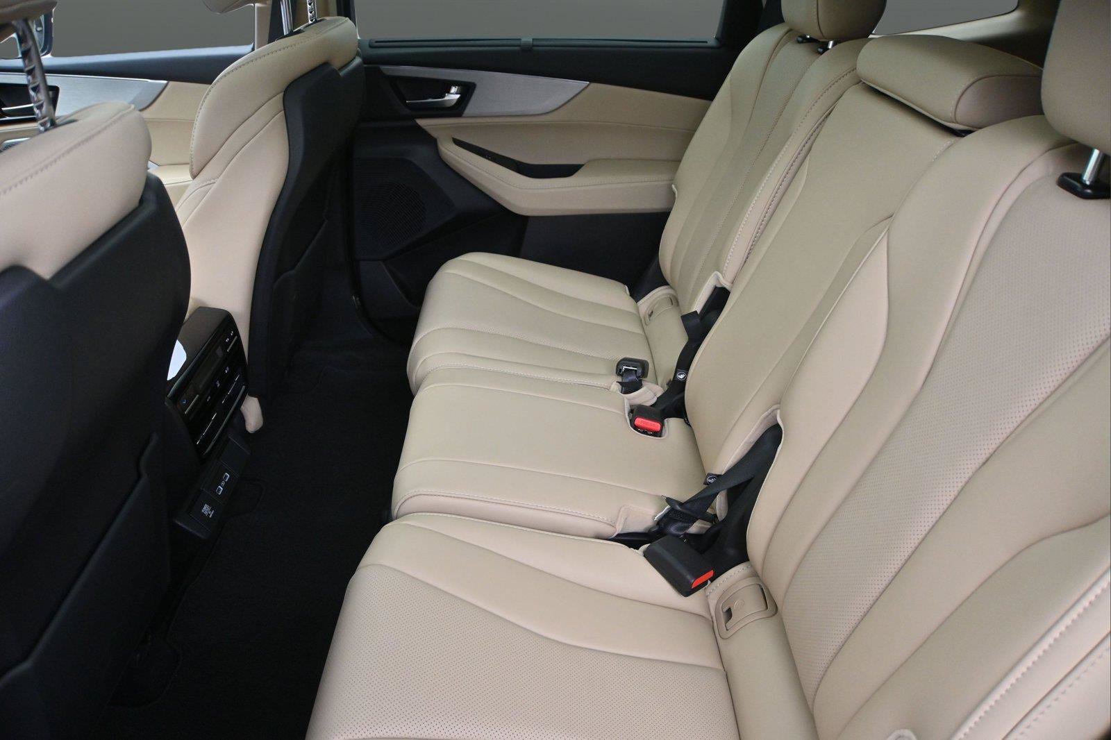 Used 2024 Acura MDX w/ Technology Package AWD/4WD image 12