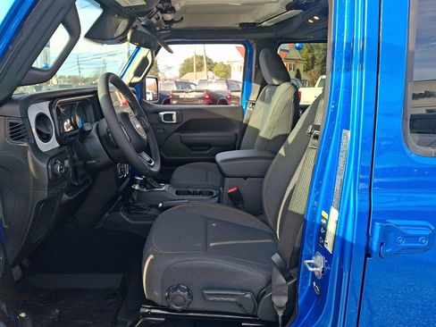 New 2026 Jeep Gladiator Sport image 12