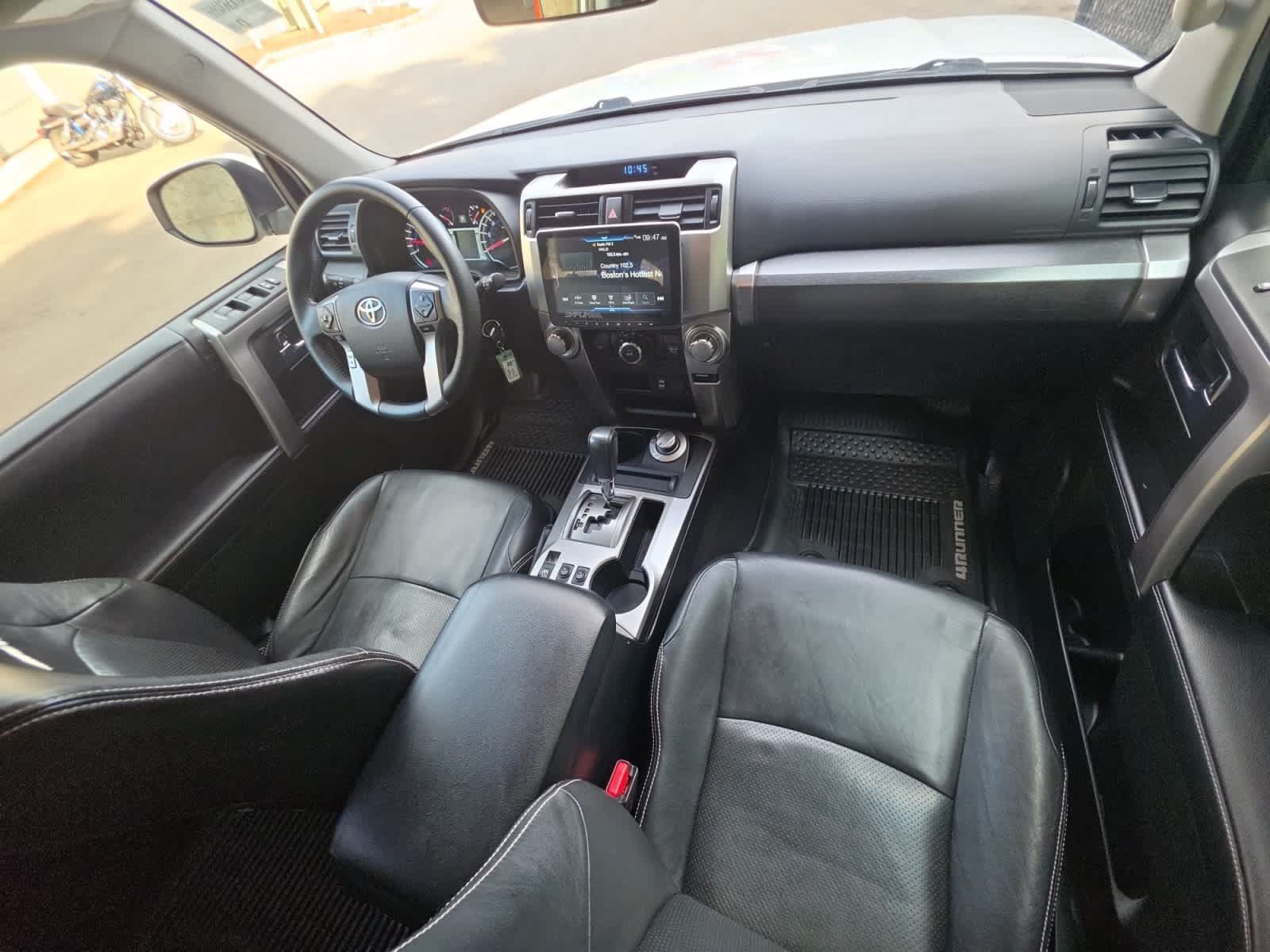 Used 2019 Toyota 4Runner SR5 AWD/4WD image 25