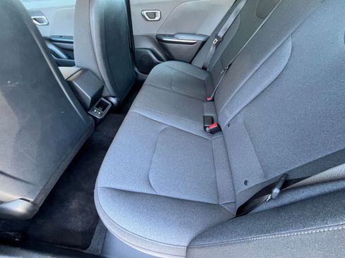 Used 2025 Kia K4 FWD image 27