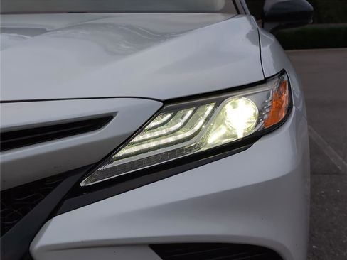 Used 2020 Toyota Camry XSE image 33