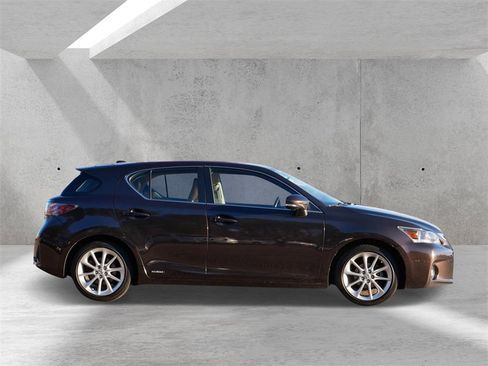 Used 2013 Lexus CT 200h w/ Premium Pkg image 2