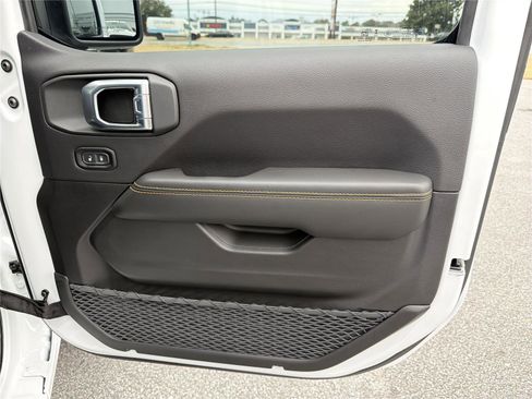 New 2026 Jeep Gladiator Sport image 15