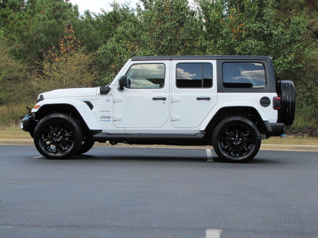 Used 2022 Jeep Wrangler Unlimited Sahara AWD/4WD image 5