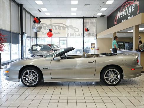 Used 2002 Chevrolet Camaro Z28 w/ Sport Appearance Pkg RWD image 7