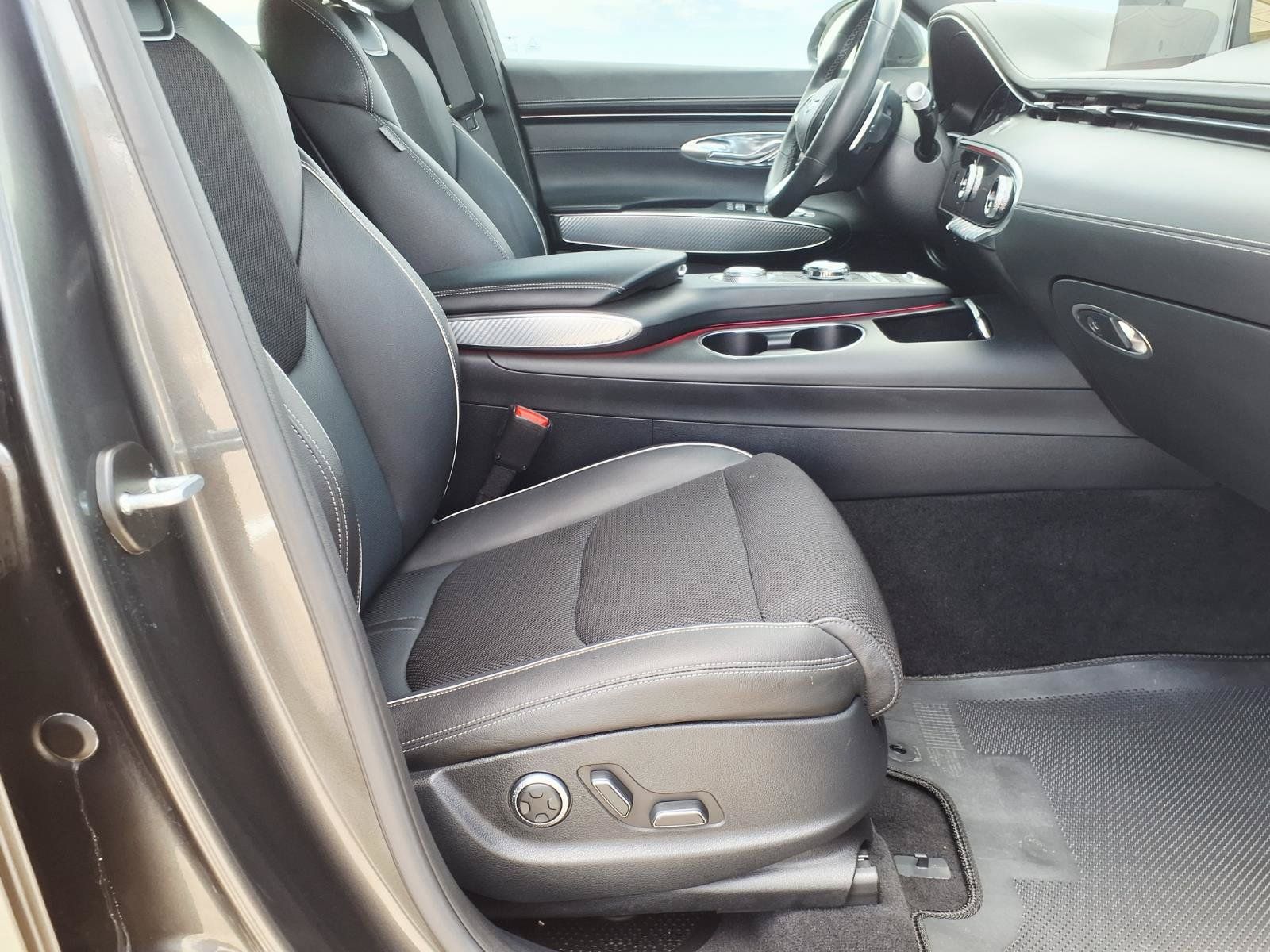 Certified 2024 Genesis GV70 2.5T w/ Sport Prestige Package AWD/4WD image 10