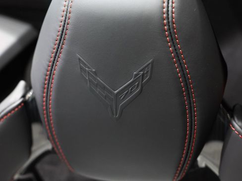 Used 2023 Chevrolet Corvette Stingray Premium Conv w/ Z51 Performance Package RWD image 11