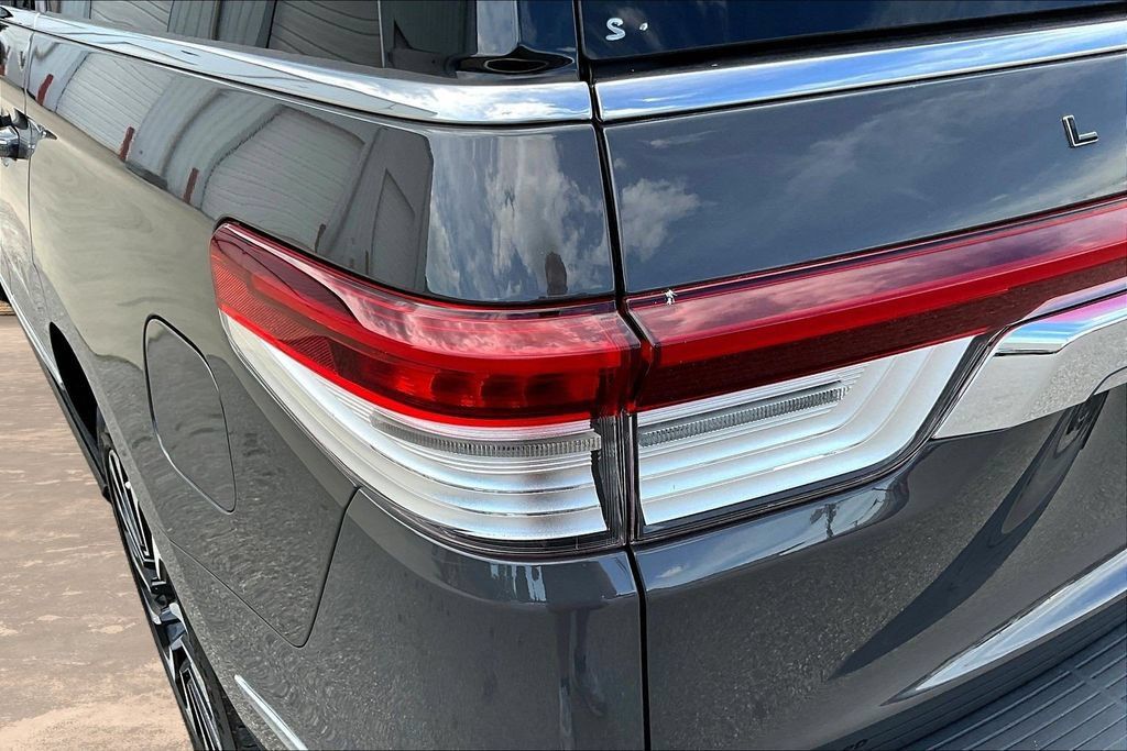 Used 2023 Lincoln Navigator Black Label AWD/4WD image 25