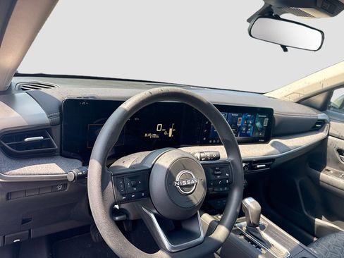Used 2026 Nissan Kicks SV FWD image 9