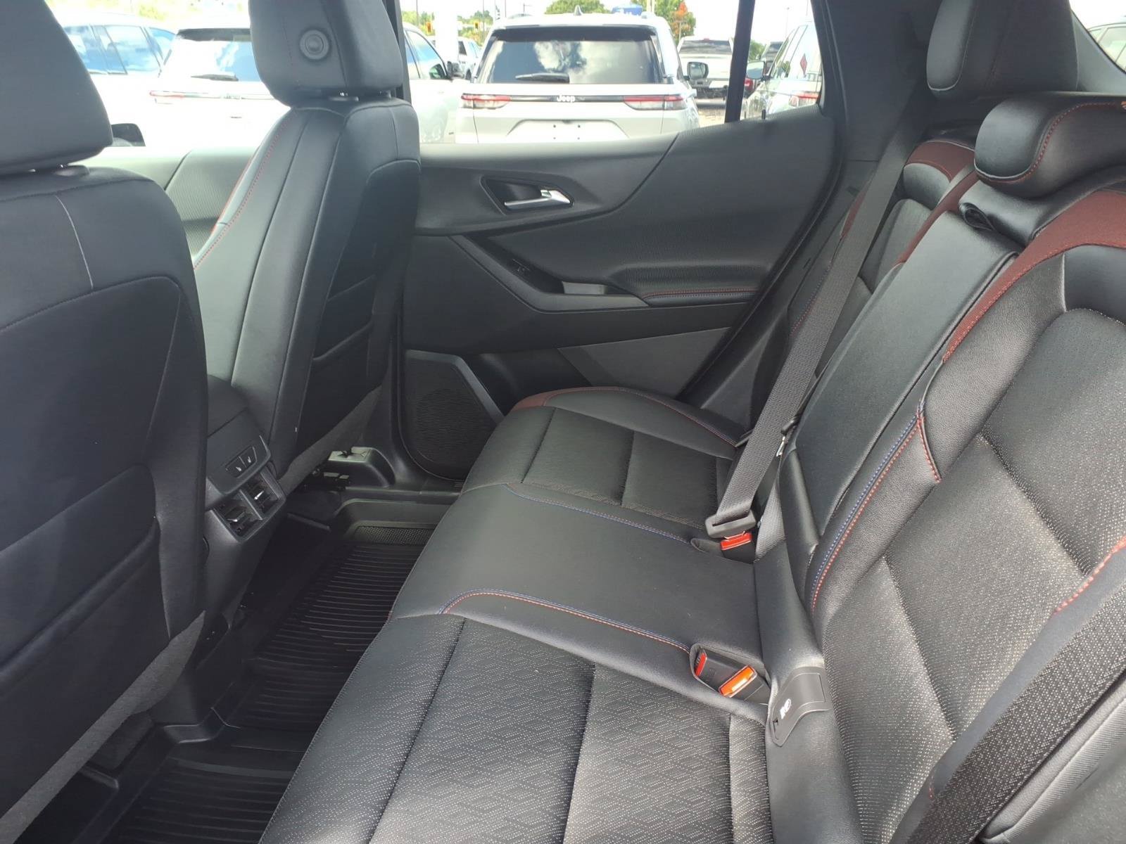 Used 2026 Chevrolet Equinox RS w/ Convenience Package III AWD/4WD image 8