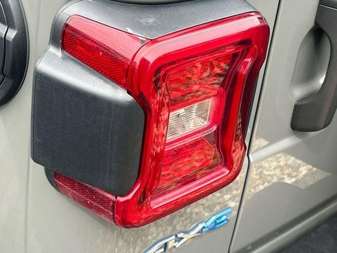 Used 2023 Jeep Wrangler Unlimited Sahara AWD/4WD image 7