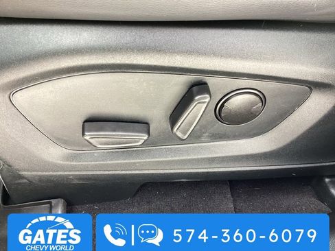 Used 2023 Ford Explorer XLT w/ Equipment Group 202A image 17