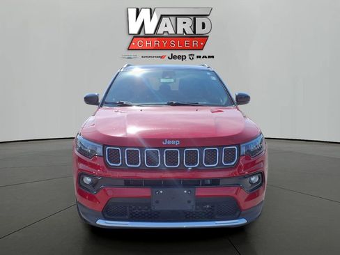 Used 2024 Jeep Compass Limited image 19