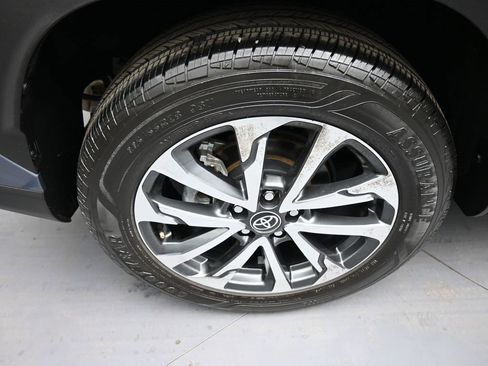 Certified 2023 Toyota Corolla Cross XLE image 13